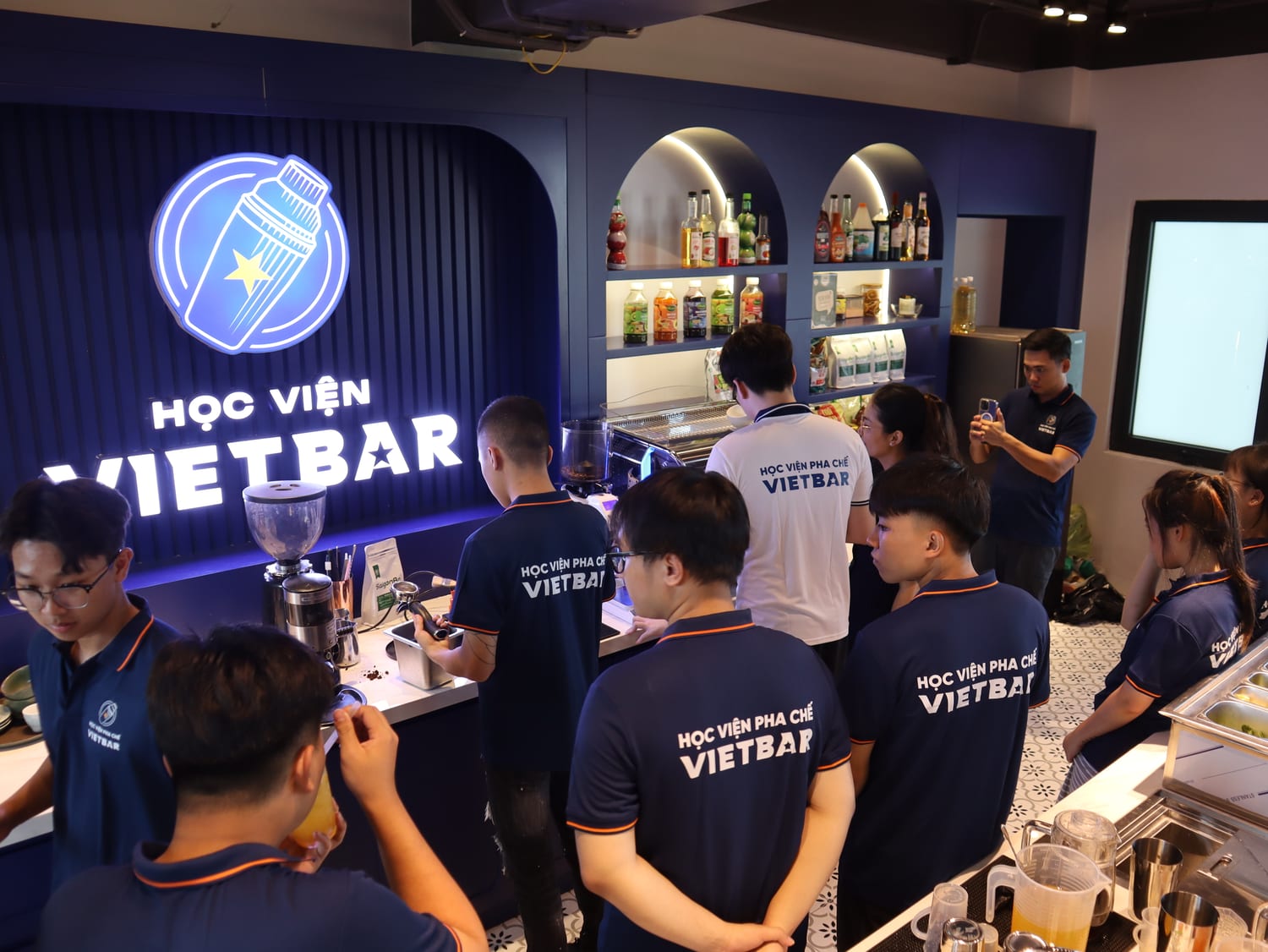 Hoạt động thực hành tại Học Viện Vietbar